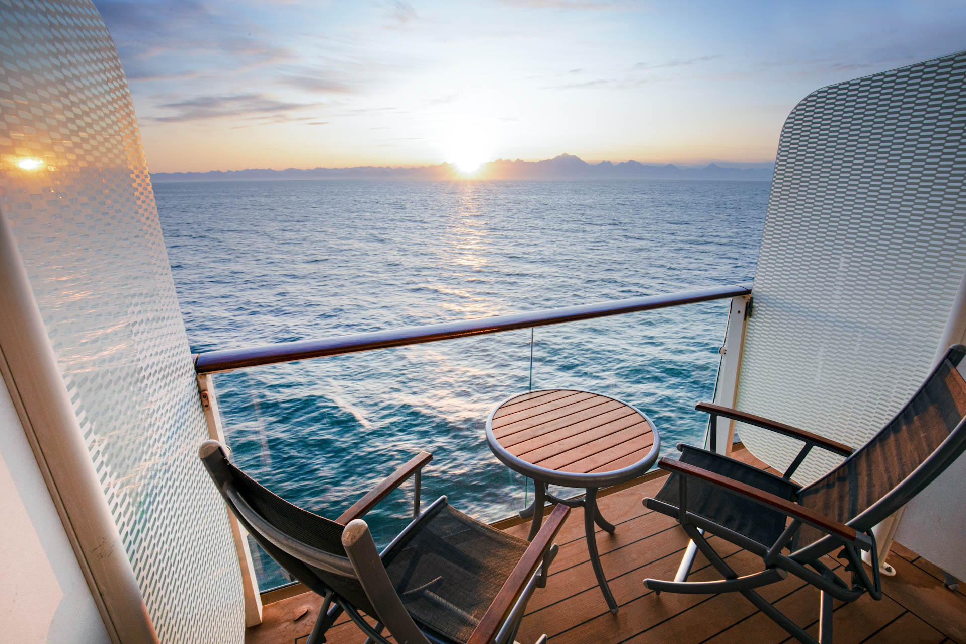 images/Ship photos/Eclipse 新月號/2a_CEL_EC_Veranda_Stateroom_Balcony_Ret_edited.jpg